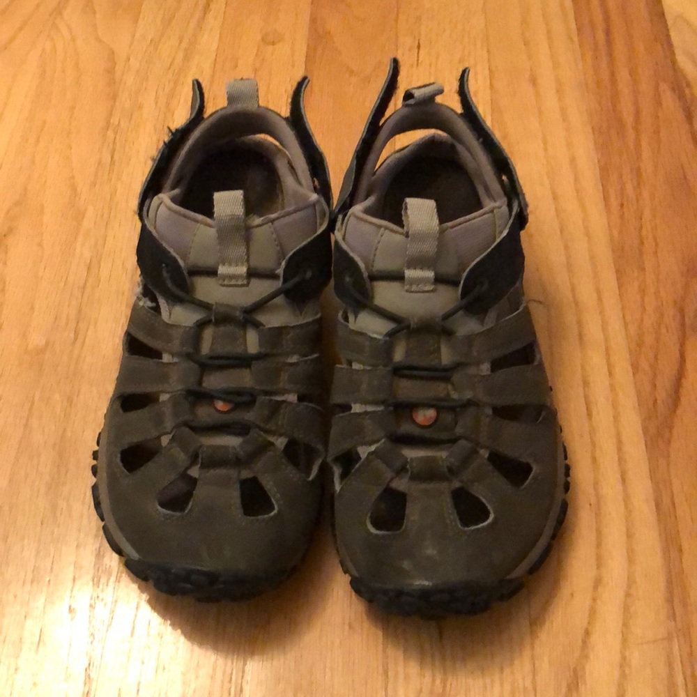 Boys size 5 Merrell shoes.